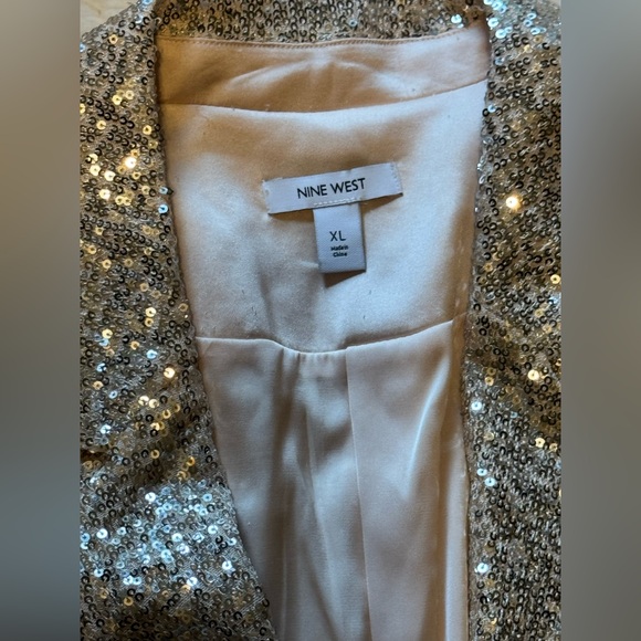 Nine West Shimmering Silver Sequin Jacket and Pants 2 piece suit set - Picture 4 of 8